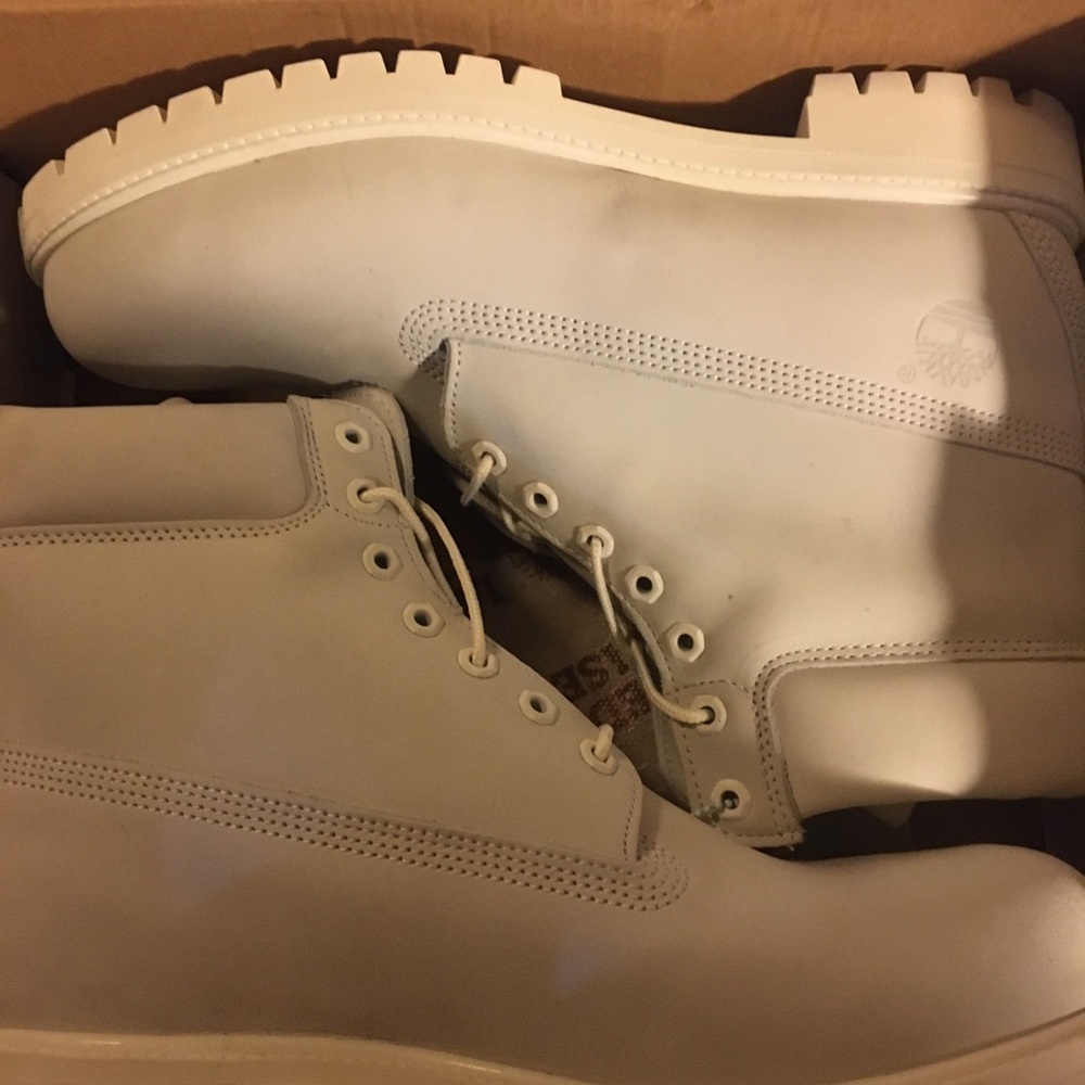 Limited Edition Tims “ghost white”